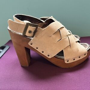 Stylish Tan Suede Heeled Sandals